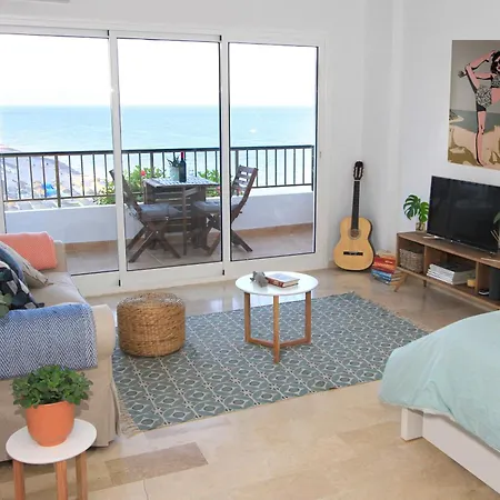 Amazing In Front Of The Sea Apartment *