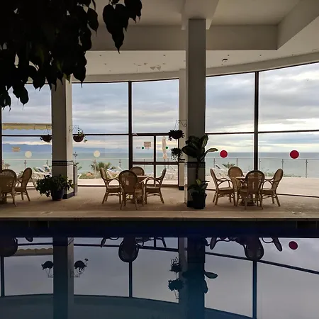 Apartment Amazing In Front Of The Sea